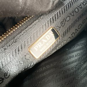 프라다 마리너 리나일론 스몰 버킷백 1BE082-4 - 이미지 9