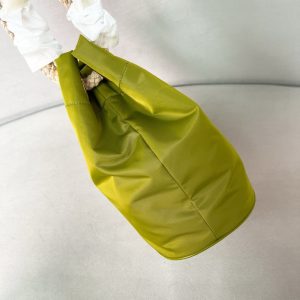 프라다 마리너 리나일론 스몰 버킷백 1BE082-6