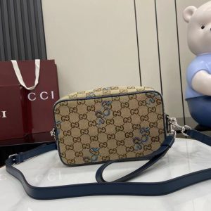 구찌 크로스백 817771