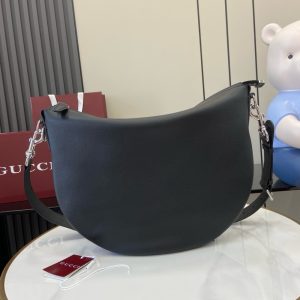 구찌 B 숄더백 801887-2