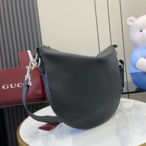 구찌 B 숄더백 801887-2