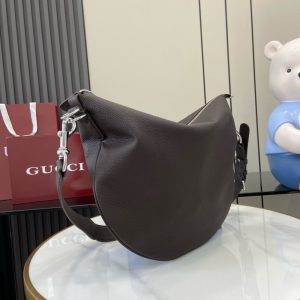 구찌 B 숄더백 801887-3