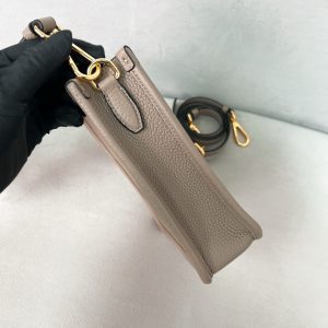 프라다 가죽 미니 숄더백 1BH191 - 이미지 4