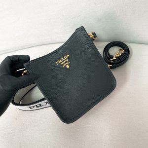 프라다 가죽 미니 숄더백 1BH191-2