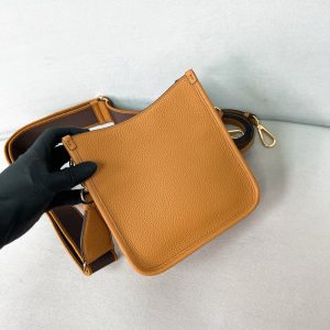 프라다 가죽 미니 숄더백 1BH191-4