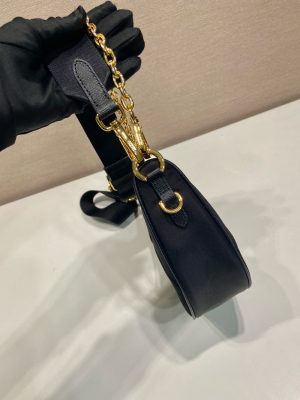 프라다 드뮈룬 리나일론 숄더백 1BH222 - 이미지 8