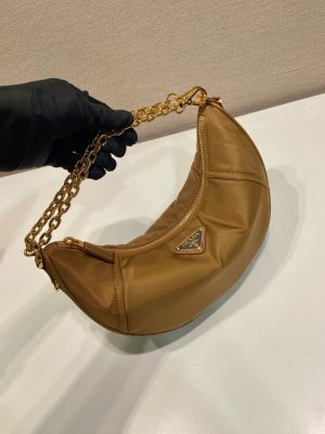 프라다 드뮈룬 리나일론 숄더백 1BH222-3 - 이미지 7