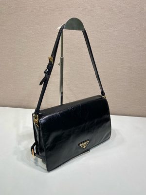 프라다 미디엄 가죽 숄더백 1BD385