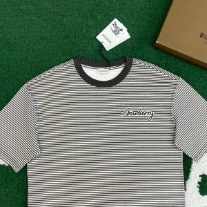 버버리 티셔츠 25SS RA1057