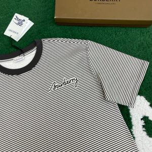버버리 티셔츠 25SS RA1057 - 이미지 8