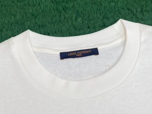 루이비통 티셔츠 25SS RA1067