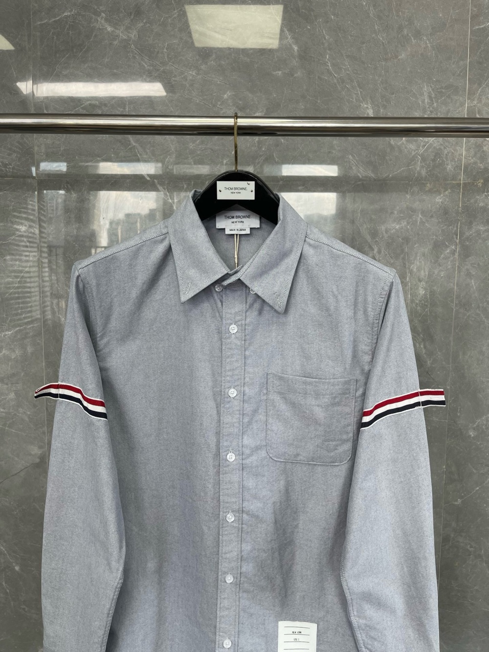 톰브라운 셔츠 25SS D10553