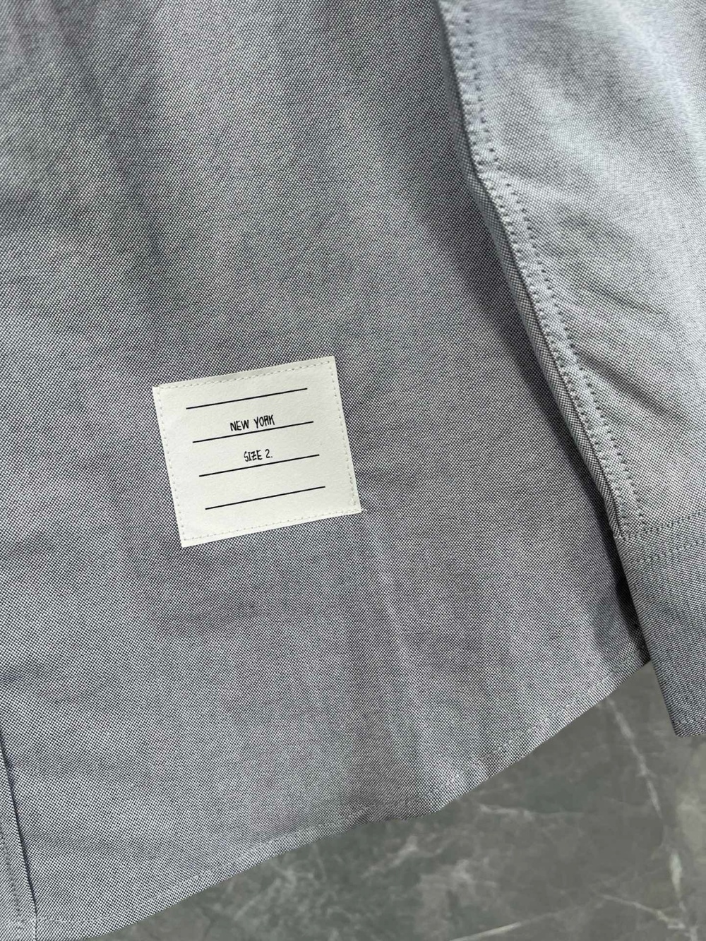 톰브라운 셔츠 25SS D10553