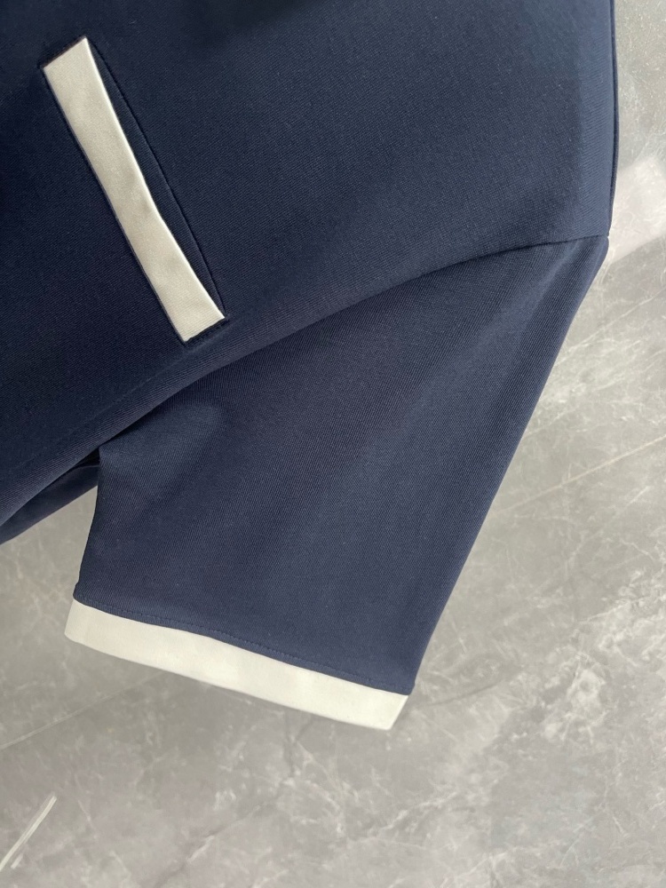 톰브라운 티셔츠 25SS D10557