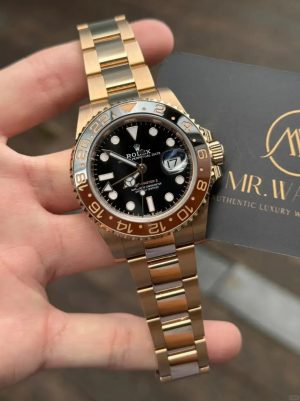 Alternative view of Rolex GMT-Master II Oyster 40 mm Rose gold 126715