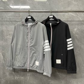 톰브라운 바람막이 25SS D10549