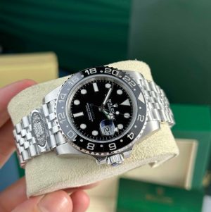 Rolex GMT-Master II 40 mm Black Dial 126718GRNR - 이미지 4