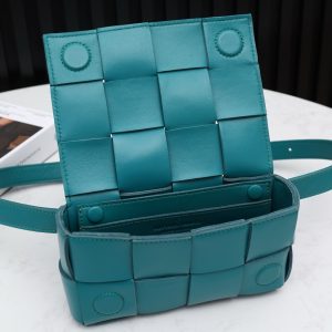 Alternative view of 보테가베네타 벨트 카세트백 651053-18