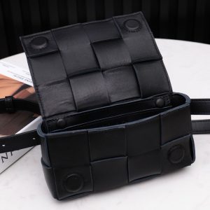 Alternative view of 보테가베네타 벨트 카세트백 651053-20