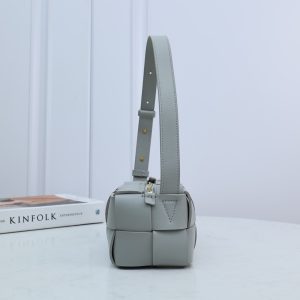 보테가베네타 스몰 브릭 카세트백 729166