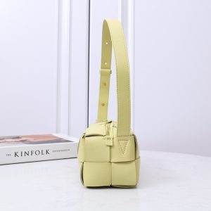 보테가베네타 스몰 브릭 카세트백 729166-7
