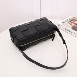 보테가베네타 브릭 카세트백 709360-4