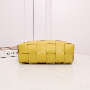 보테가베네타 브릭 카세트백 709360-5
