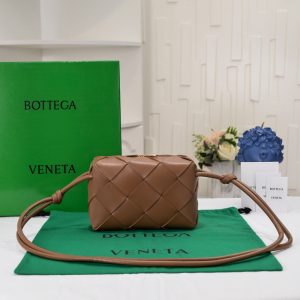 보테가베네타 스몰 카세트 카메라백 709417-3