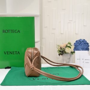 보테가베네타 스몰 카세트 카메라백 709417-3
