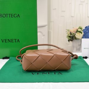 보테가베네타 스몰 카세트 카메라백 709417-3
