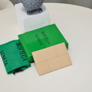 보테가베네타 카세트 지퍼 카드 케이스 651393-5