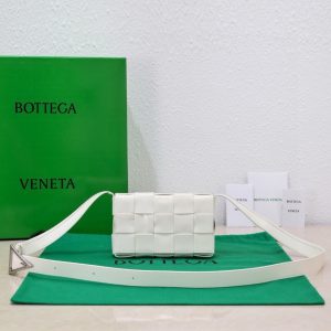 보테가베네타 스몰 카세트백 717587-3