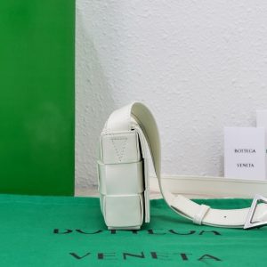 보테가베네타 스몰 카세트백 717587-3