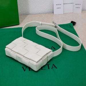 보테가베네타 스몰 카세트백 717587-3