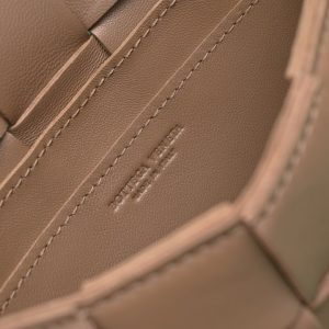 보테가베네타 스몰 카세트백 730848-6 - 이미지 7