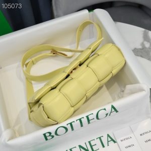 보테가베네타 패디드 카세트백 591970-2