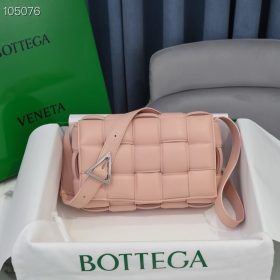보테가베네타 패디드 카세트백 591970-3