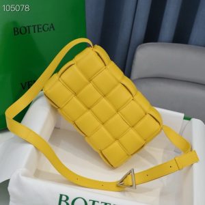 보테가베네타 패디드 카세트백 591970-4