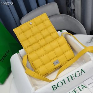 보테가베네타 패디드 카세트백 591970-4