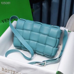 보테가베네타 패디드 카세트백 591970-5