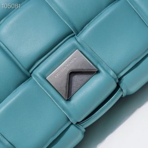 보테가베네타 패디드 카세트백 591970-5 - 이미지 6