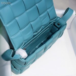 보테가베네타 패디드 카세트백 591970-5 - 이미지 5