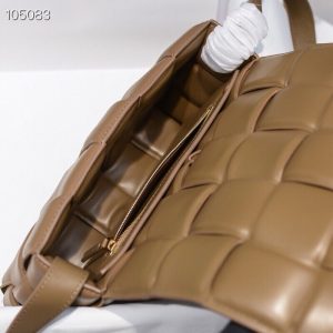 보테가베네타 패디드 카세트백 591970-6 - 이미지 5