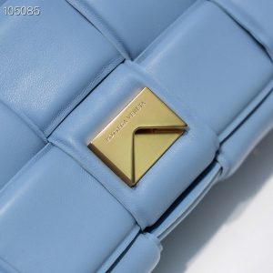 보테가베네타 패디드 카세트백 591970-7 - 이미지 6