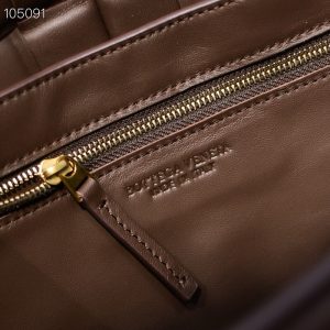 보테가베네타 패디드 카세트백 591970-11 - 이미지 4