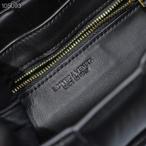 보테가베네타 패디드 카세트백 591970-10 - 이미지 4