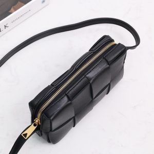 보테가베네타 카세트 미니 크로스바디백 755031-4