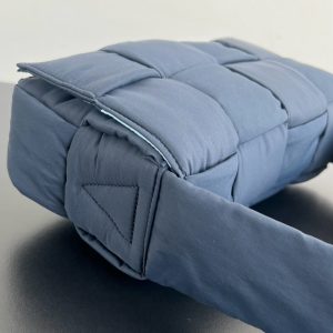 보테가베네타 패디드 테크 카세트백 628951-2 - 이미지 4