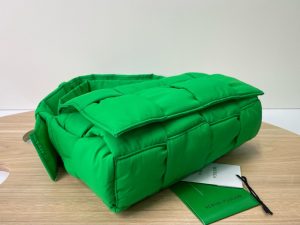 보테가베네타 패디드 테크 카세트백 628951-8 - 이미지 9