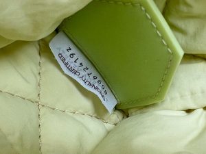 보테가베네타 패디드 테크 카세트백 628951-11 - 이미지 9